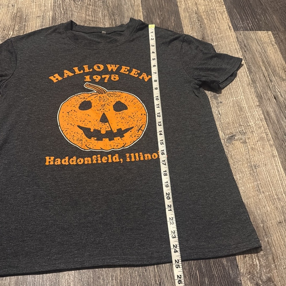 Halloween 1978 Haddonfield IL T-shirt Women’s Size Small Gray Shirt Pumpkin - Picture 7 of 10